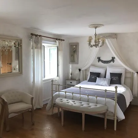 La Grange D'hélène Bed and breakfast