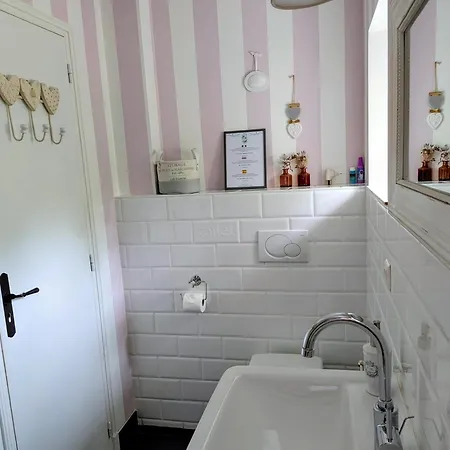 La Grange D'helene Bed & Breakfast 3*
