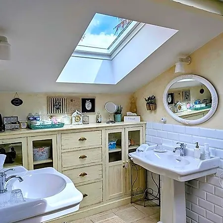 La Grange D'helene Bed & Breakfast 3*